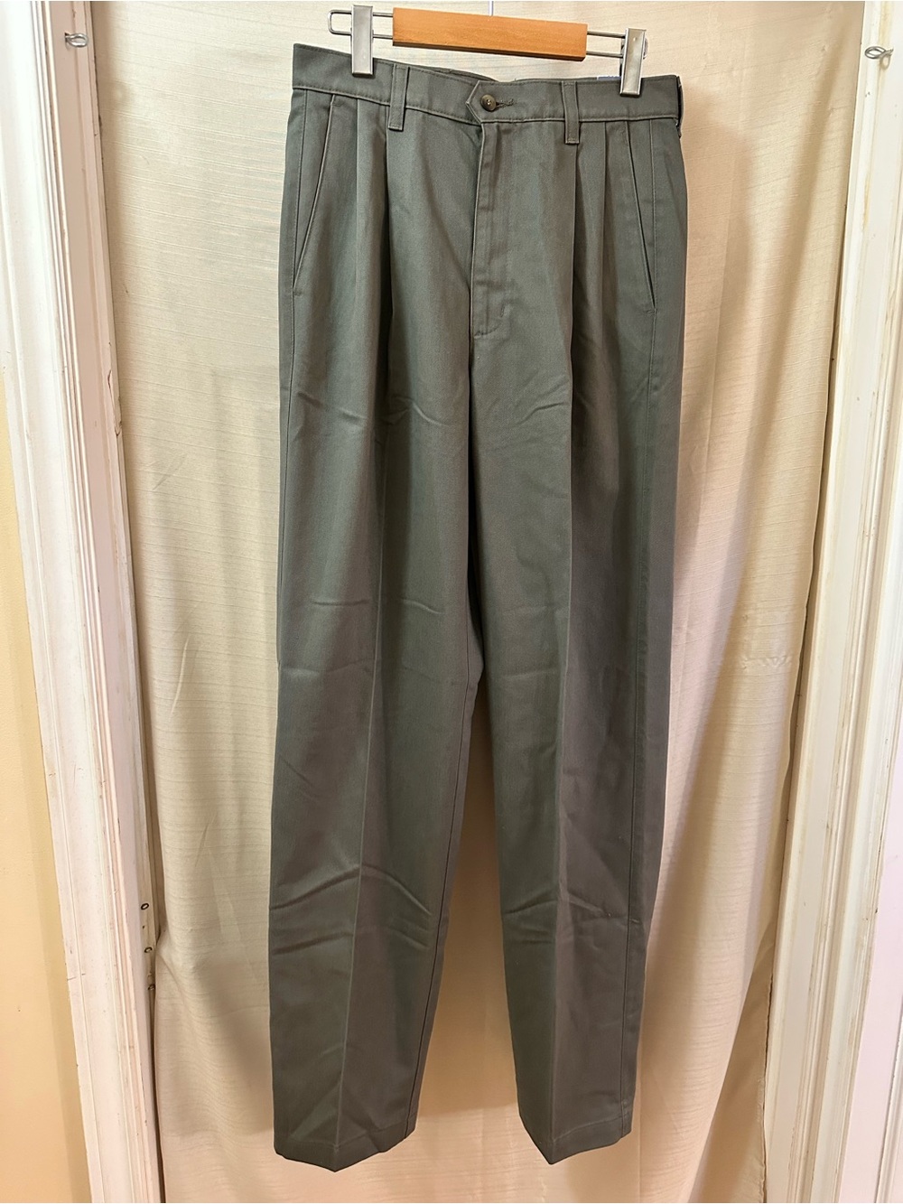 Dockers Classic Fit Pleated Khaki Pants NWT Deadstock Men’s 30x34 Y2K Preppy